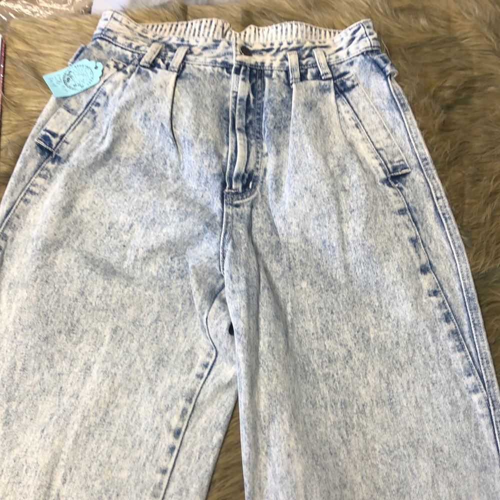 Acid wash jeans